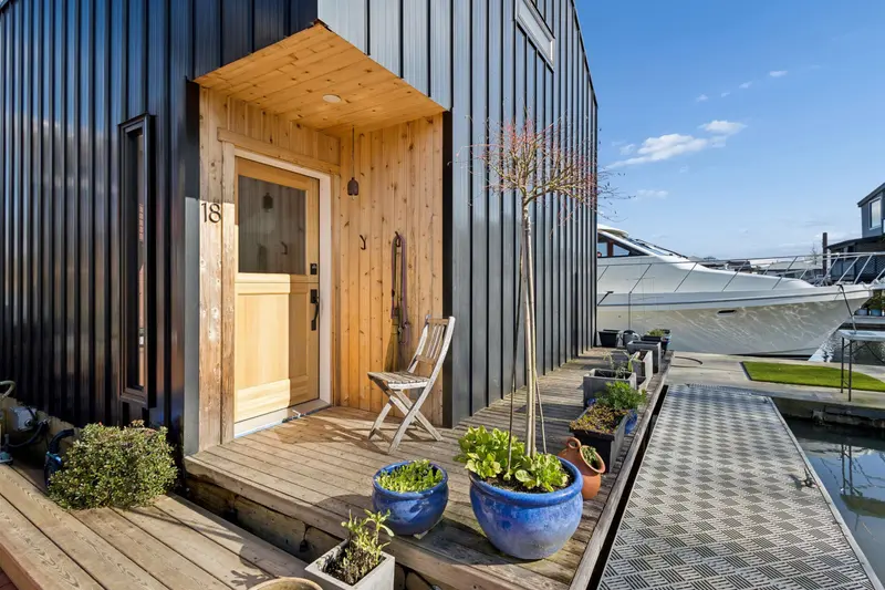 4345 W RIVER ROAD - photo 1 of 25