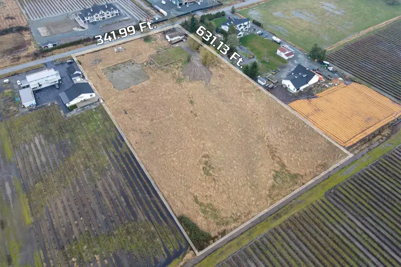 16952 40 AVENUE - photo 2 of 20