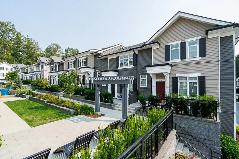 105 2070 OAK MEADOWS DRIVE - photo 4 of 40