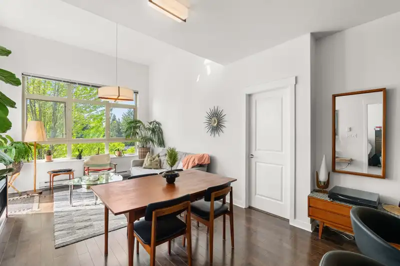 406 15988 26 AVENUE - photo 4 of 40