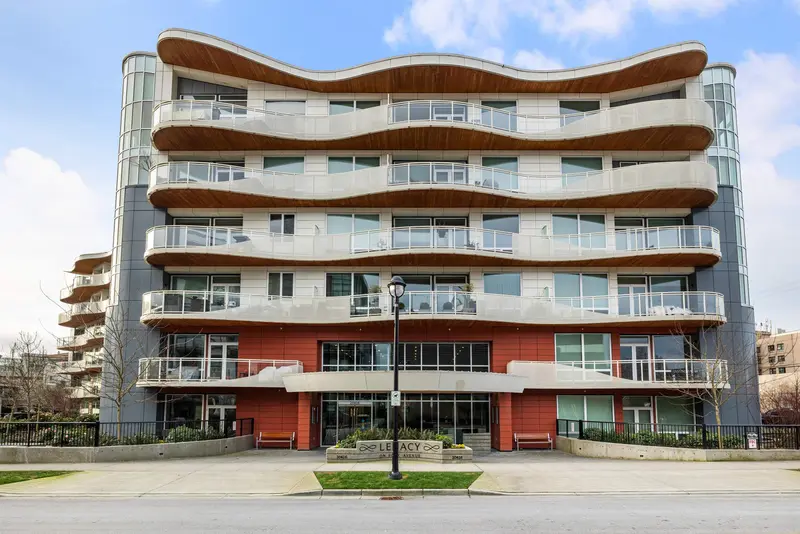 509 20416 PARK AVENUE - photo 1 of 25