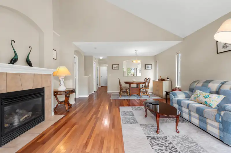 62 15133 29A AVENUE - photo 3 of 30