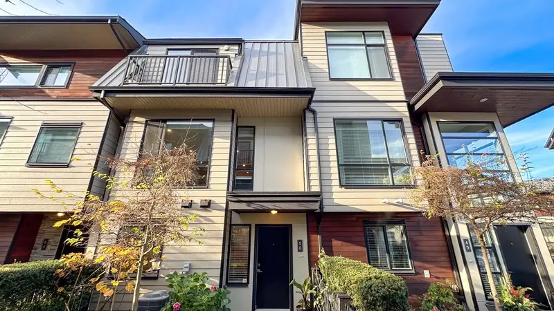 50 15688 28 AVENUE - photo 1 of 25