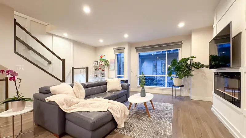 50 15688 28 AVENUE - photo 3 of 25