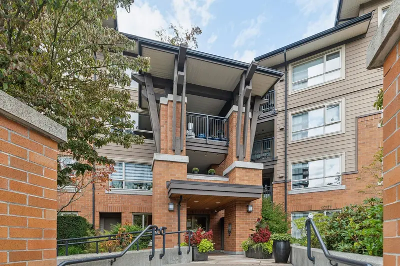 212 600 KLAHANIE DRIVE - photo 2 of 25