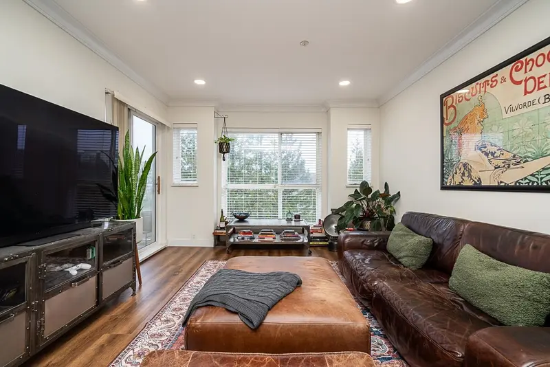 307 5499 203 STREET - photo 3 of 25