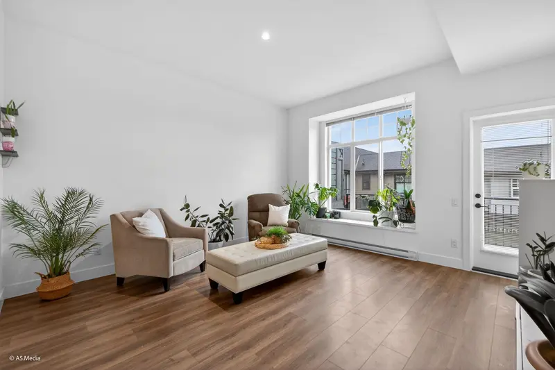 44 3552 VICTORIA DRIVE - photo 4 of 25