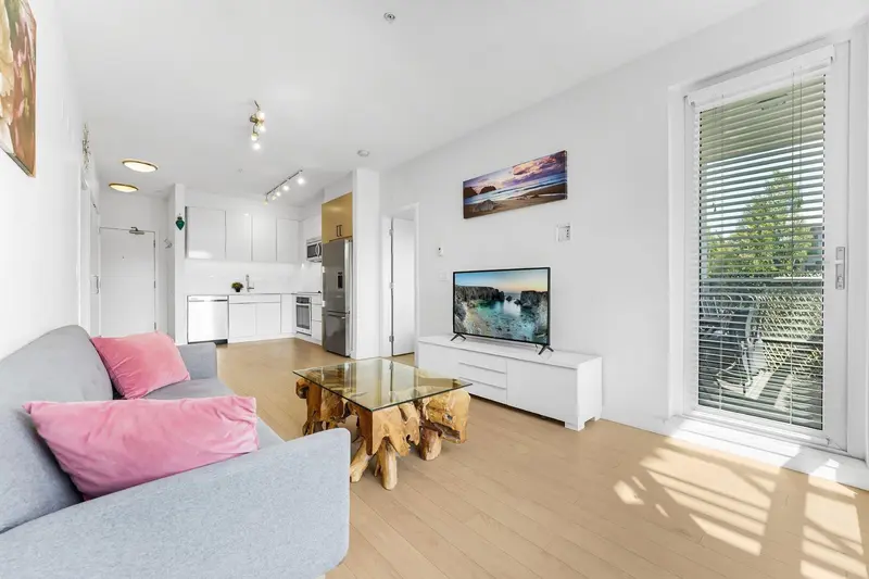 211 1621 HAMILTON AVENUE - photo 1 of 25