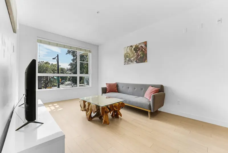 211 1621 HAMILTON AVENUE - photo 2 of 25