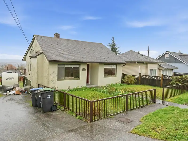 2206 EIGHTH AVENUE - photo 2 of 25