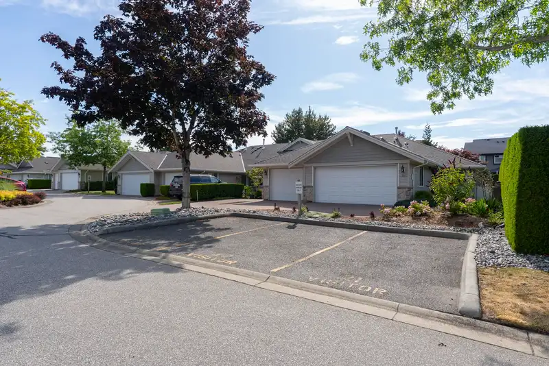 58 17516 4TH AVENUE - photo 3 of 25