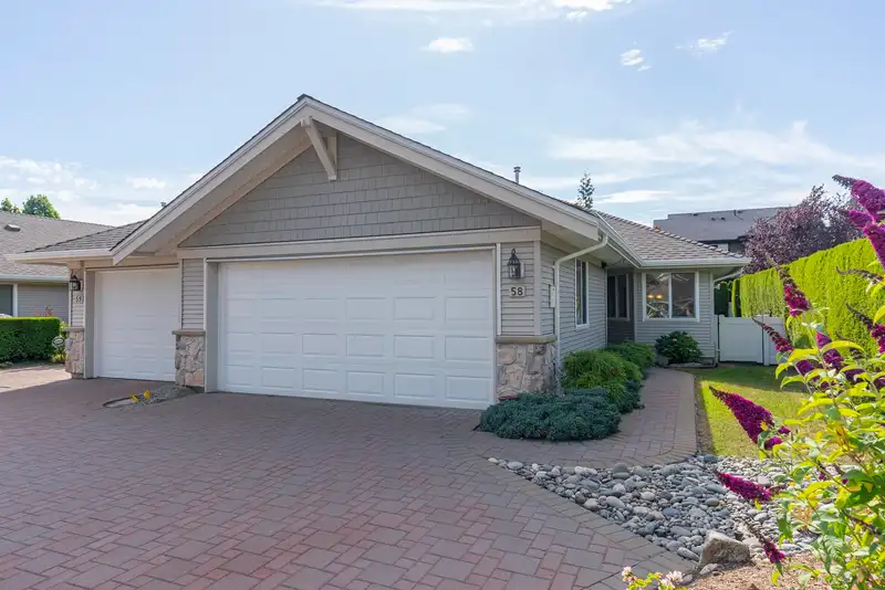 58 17516 4TH AVENUE - photo 4 of 25