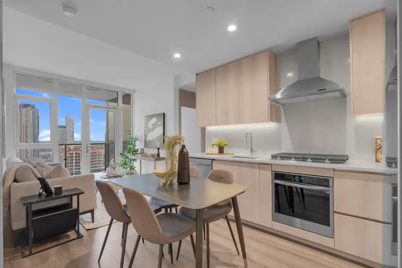 2405 10750 135A STREET - photo 2 of 25