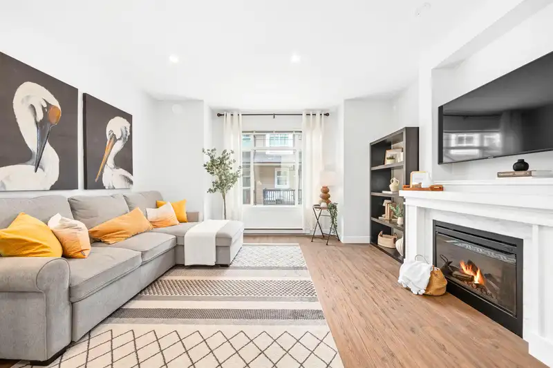 10 2979 156 STREET - photo 2 of 36