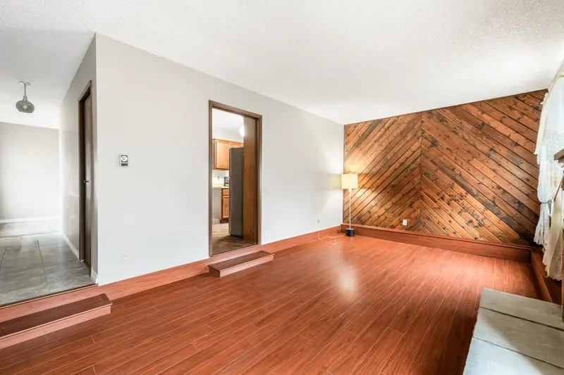 11121 KINGSBRIDGE DRIVE - photo 4 of 21