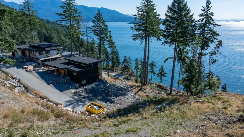 775 SEYMOUR BAY DRIVE - photo 1 of 16