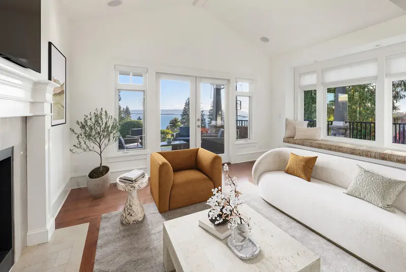 2623 LAWSON AVENUE - photo 1 of 25