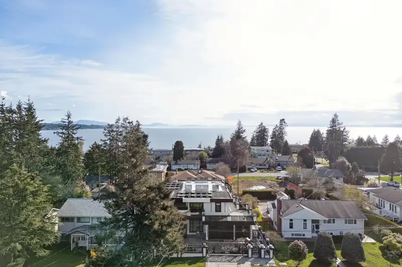 15459 SEMIAHMOO AVENUE - photo 3 of 30