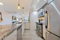 202 14955 VICTORIA AVENUE - thumbnail 8