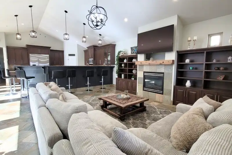 1247 STAYTE ROAD - photo 3 of 35