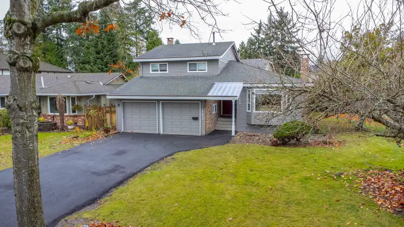14893 SOUTHMERE COURT - photo 3 of 40