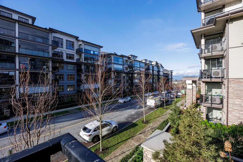 205 20367 85 AVENUE - photo 3 of 25