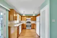 16430 10A AVENUE - thumbnail 12