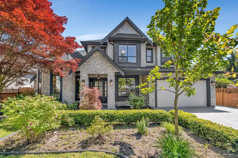 14430 17A AVENUE - photo 1 of 40