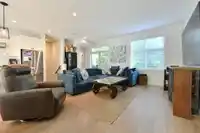 8 3339 148 STREET - thumbnail 3