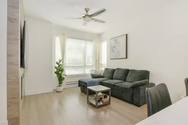 151 16433 19 AVENUE - photo 3 of 25