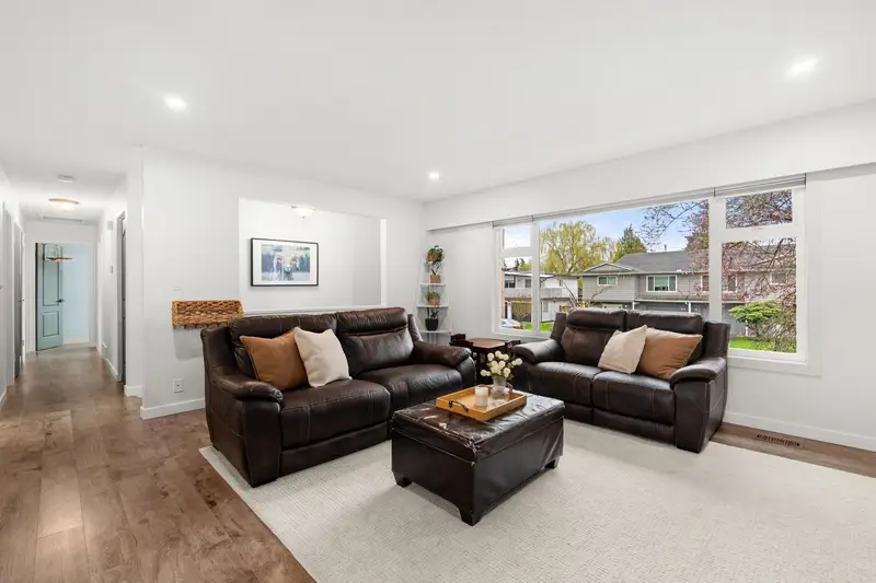 4435 54A STREET - photo 3 of 25