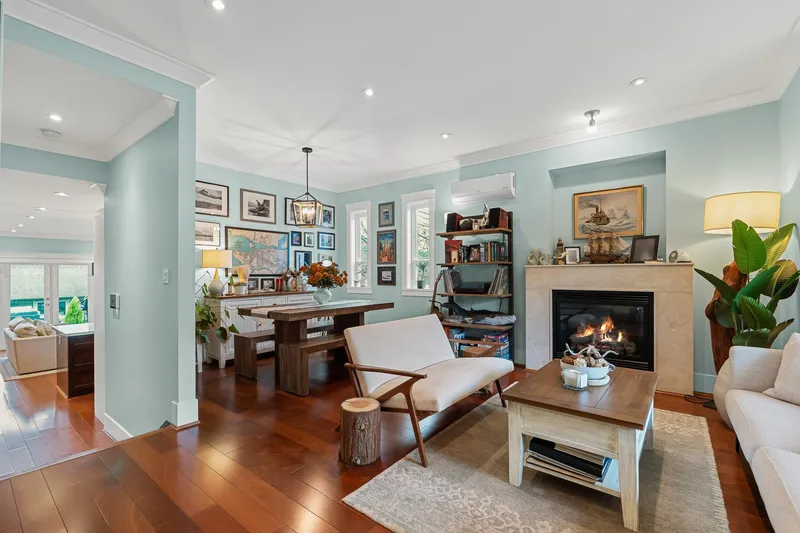 307 E 6TH STREET - photo 2 of 25