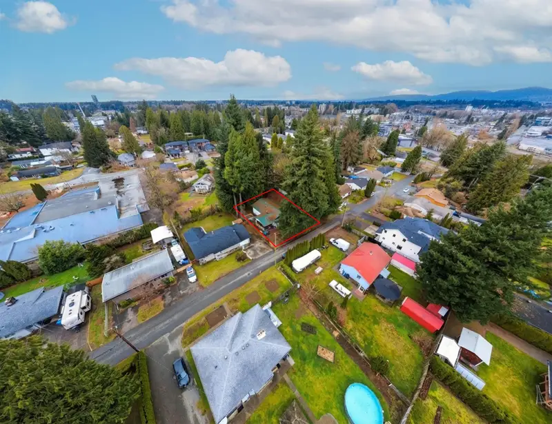 2277 MOULDSTADE ROAD - photo 3 of 24