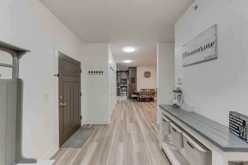 404 1988 SUFFOLK AVENUE - photo 3 of 22