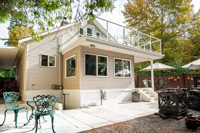 2725 GORDON AVENUE - photo 4 of 25