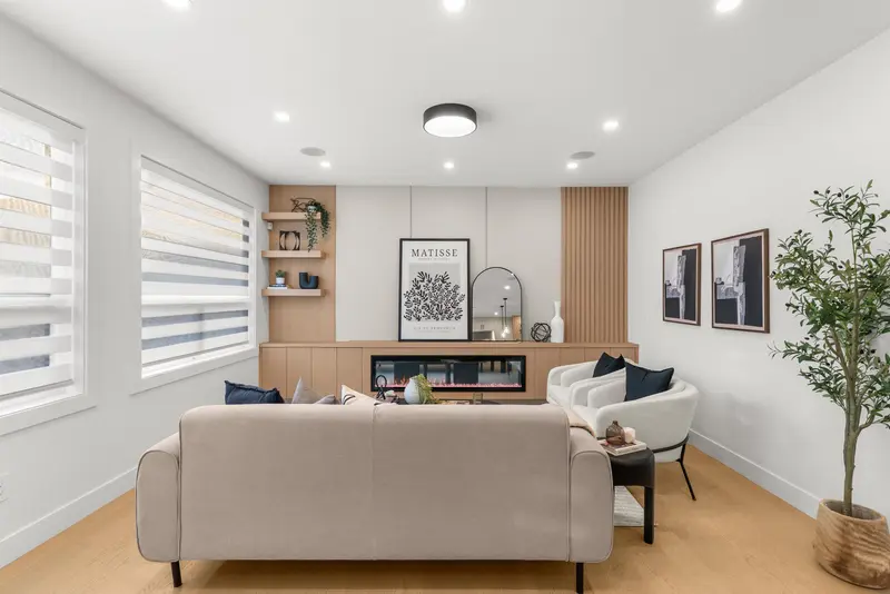 4818 42A AVENUE - photo 3 of 25