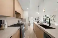 304 15353 17 AVENUE - thumbnail 2