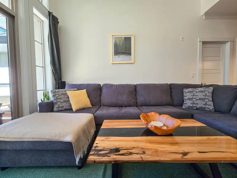 305 15145 36 AVENUE - photo 3 of 39
