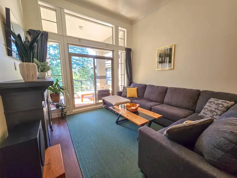 305 15145 36 AVENUE - photo 4 of 39