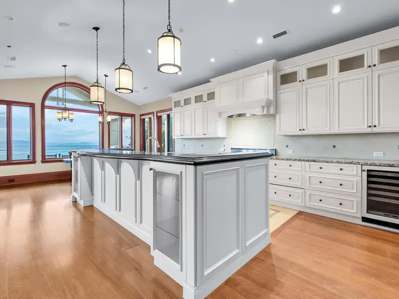 14334 SUNSET DRIVE - photo 2 of 9