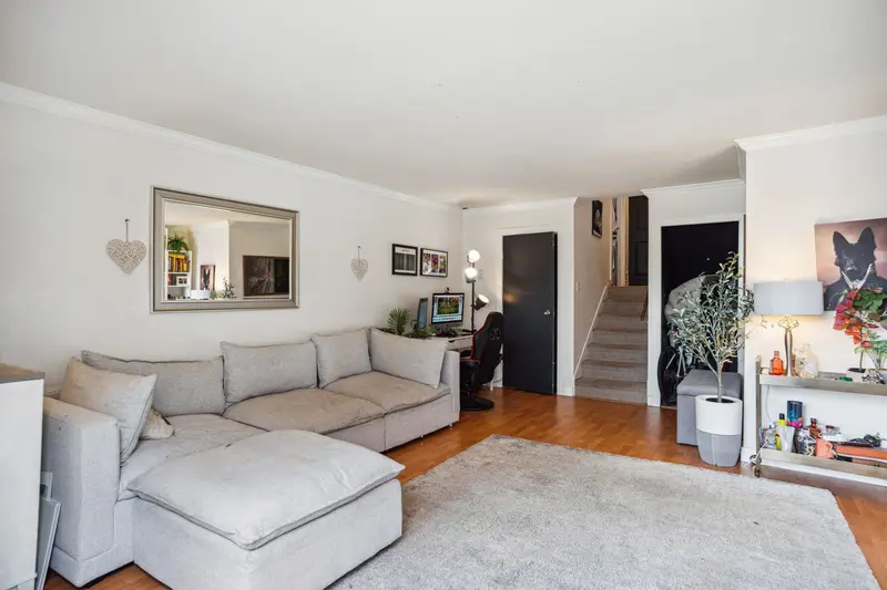 784 MILLBANK - photo 4 of 25