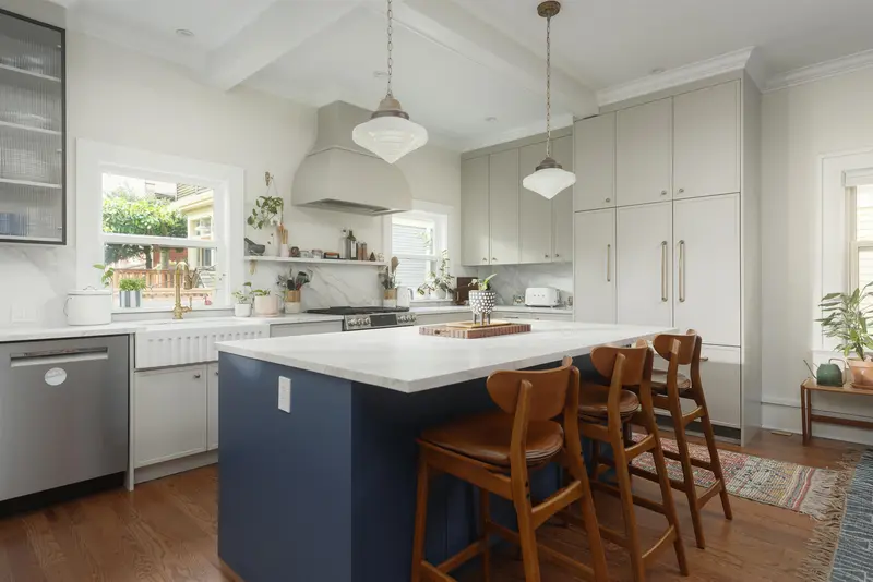 170 W 10TH AVENUE - photo 4 of 25