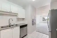 301 1378 GEORGE STREET - thumbnail 4