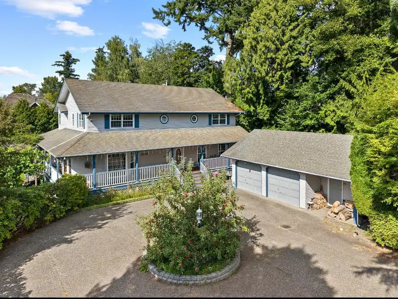 13849 20 AVENUE - photo 1 of 1