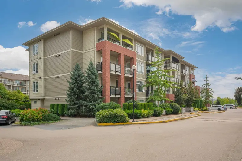 B208 20211 66TH AVENUE - photo 2 of 25