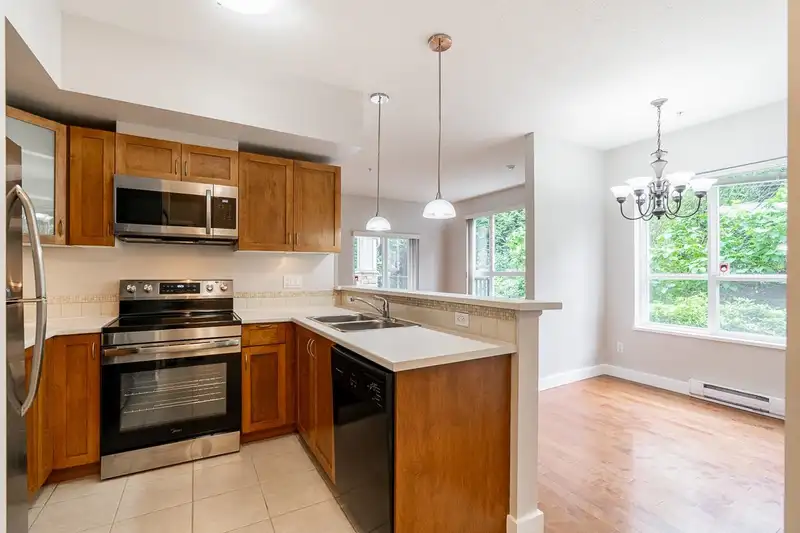 106 15265 17A AVENUE - photo 4 of 28
