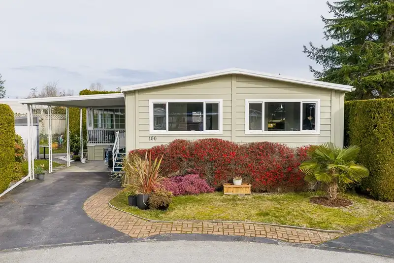 100 15875 20TH AVENUE - photo 1 of 40