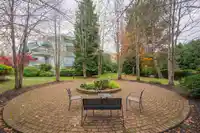 106 1705 MARTIN DRIVE - thumbnail 33