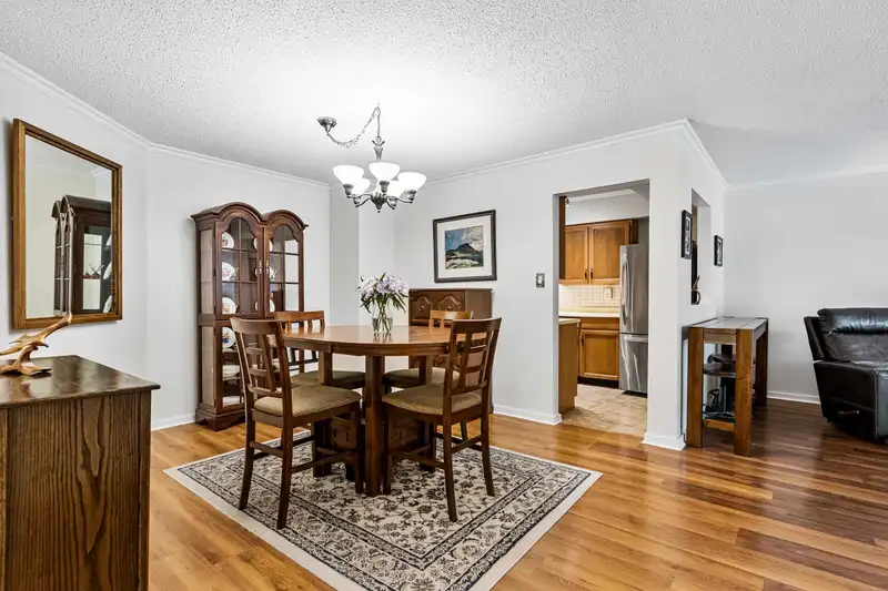 204 1458 BLACKWOOD STREET - photo 3 of 25