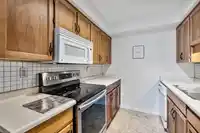 204 1458 BLACKWOOD STREET - thumbnail 6
